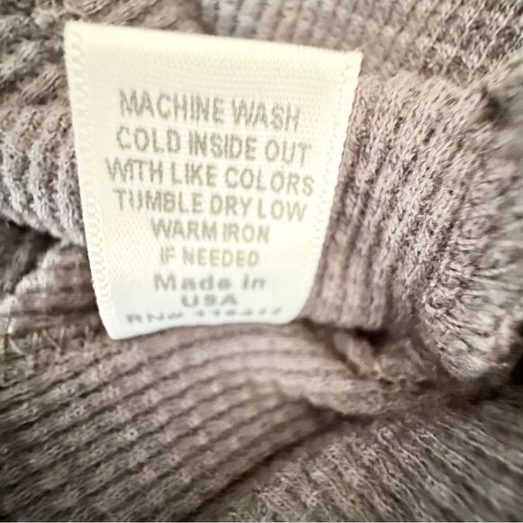 Monrow Thermal Gray Long Sleeve Minimalist Crewneck Boho Casual Top Sz Large - Picture 11 of 11
